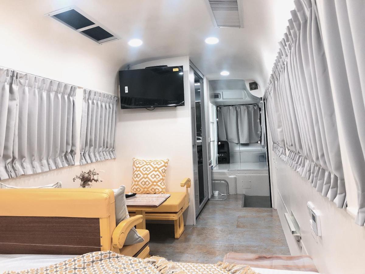 Artisan Hostel Тоученг Екстериор снимка