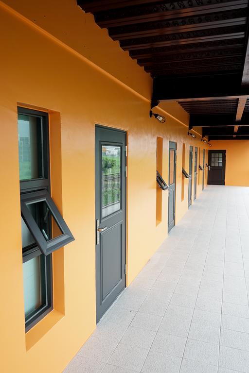 Artisan Hostel Тоученг Екстериор снимка